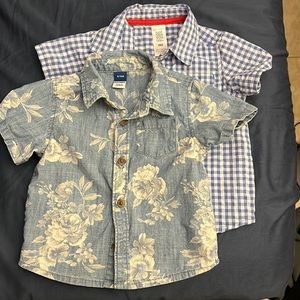 Set of 2 boys button down shirts